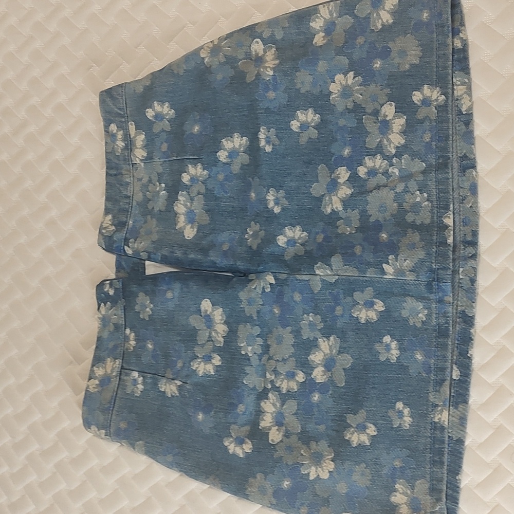 Woman's size S skort - Picture 2 of 3